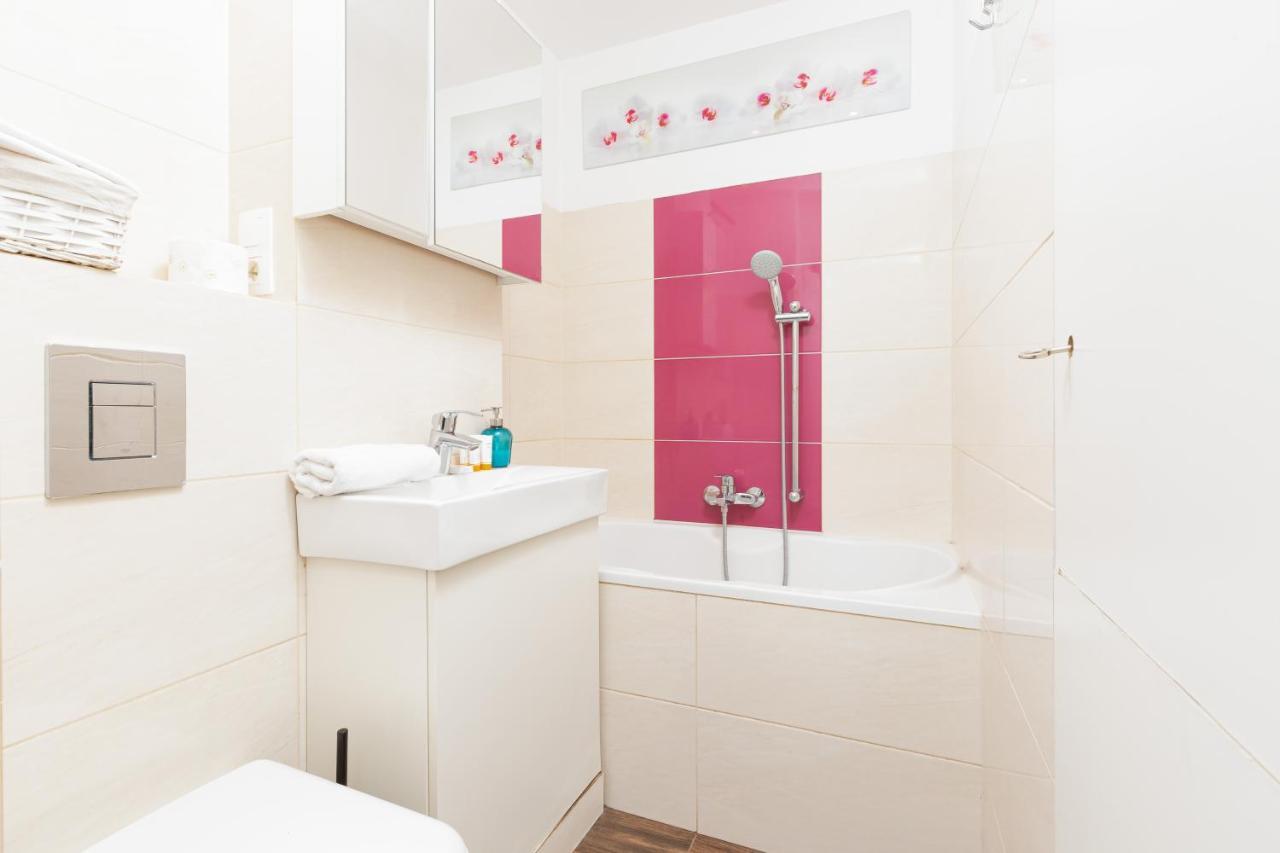 Apartments Warsaw Grzybowska By Noclegi Renters Ngoại thất bức ảnh