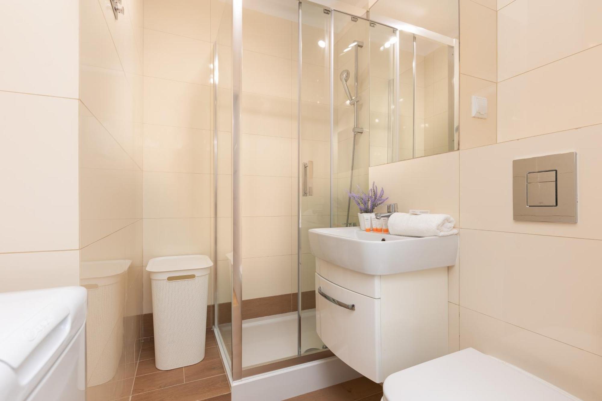 Apartments Warsaw Grzybowska By Noclegi Renters Ngoại thất bức ảnh